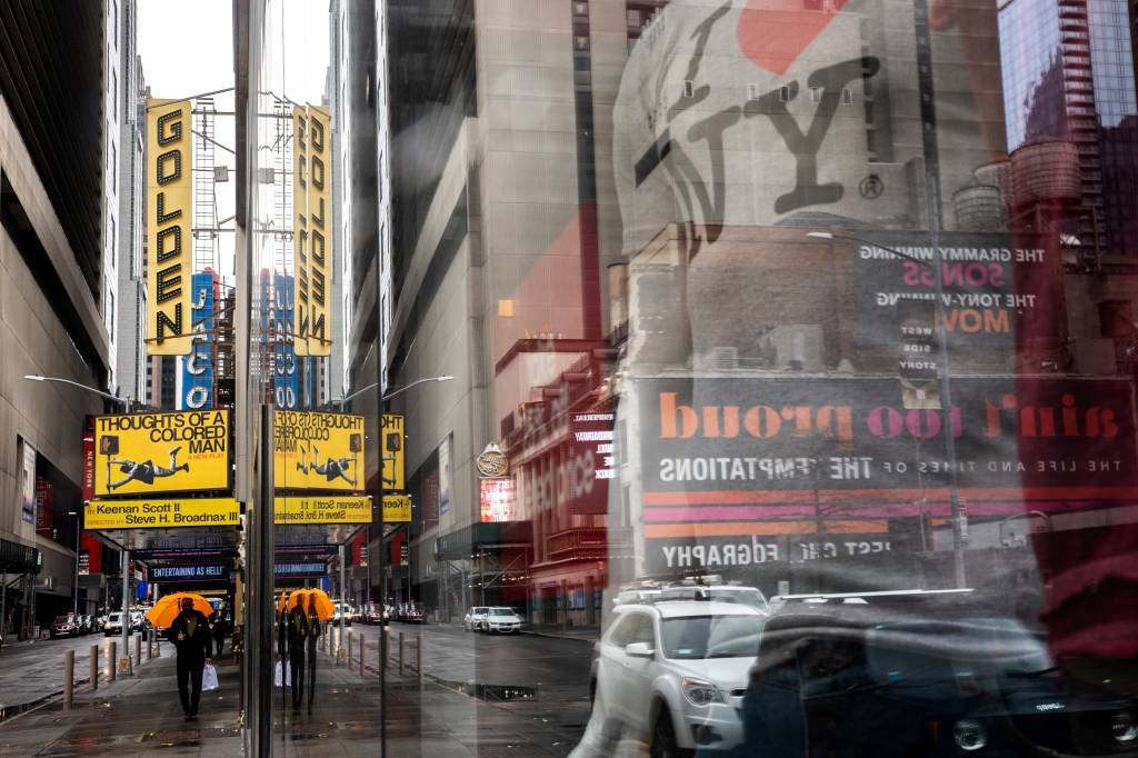 Broadway vai acender suas luzes em setembro, anuncia governador de NY