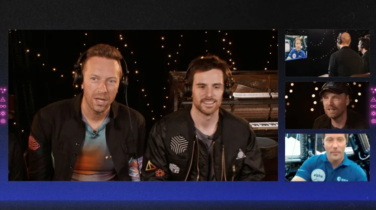 Membros do Coldplay e astronauta Thomas Pesquet durante entrevista. (Reuters/Divulgação)