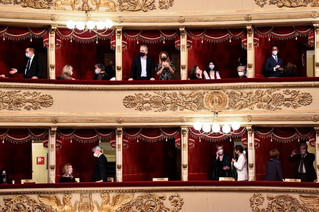 Teatro Scala de Milão reabre ao público após sete meses fechado