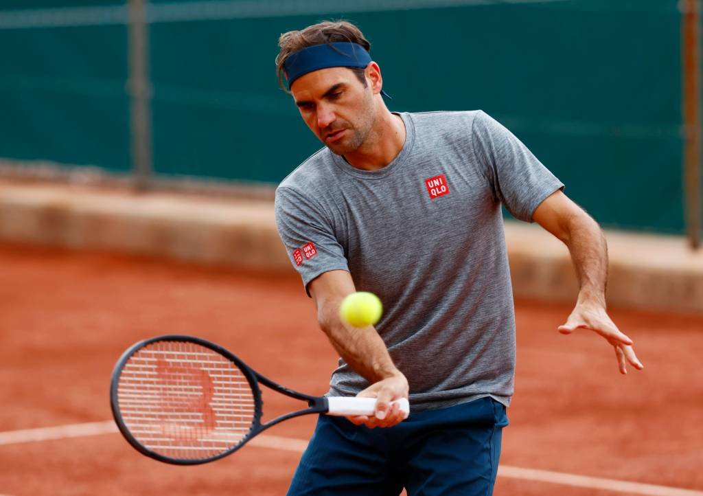 Federer espera que jogar no saibro ajude na grama de Wimbledon