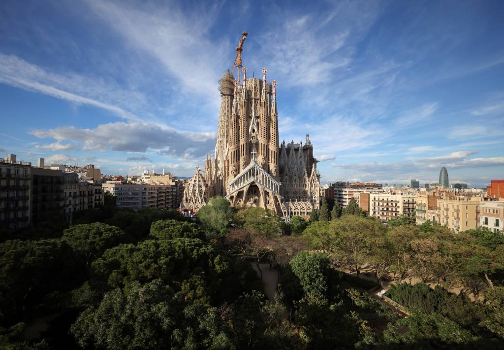 Pandemia adia finalização da Sagrada Família para depois de 2026