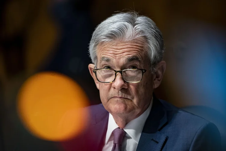 O presidente do FED, Jerome Powell, afirmou que inflação mais alta nos EUA não justifica taxas de juros mais altas e derrubou perspectiva de que banco central dos EUA esteja prestes a retirar estímulo (Al Drago/The New York Times/Bloomberg)