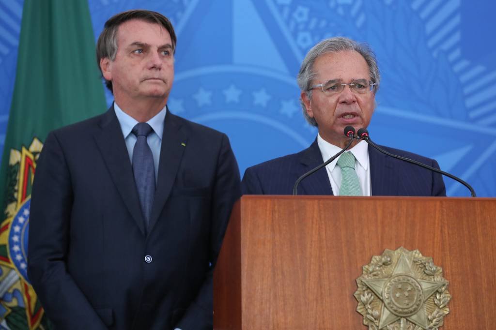 Jair Bolsonaro e Paulo Guede: Períodos de inflação alta acabam favorecendo o ambiente para uma troca de guarda (Marcos Corrêa/PR/Flickr)