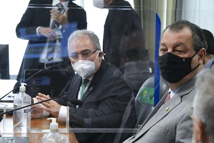 Ministro da Saúde, Marcelo Queiroga;
presidente da CPI da Covid, senador Omar Aziz (PSD-AM). (Edilson Rodrigues/Agência Senado/Flickr)