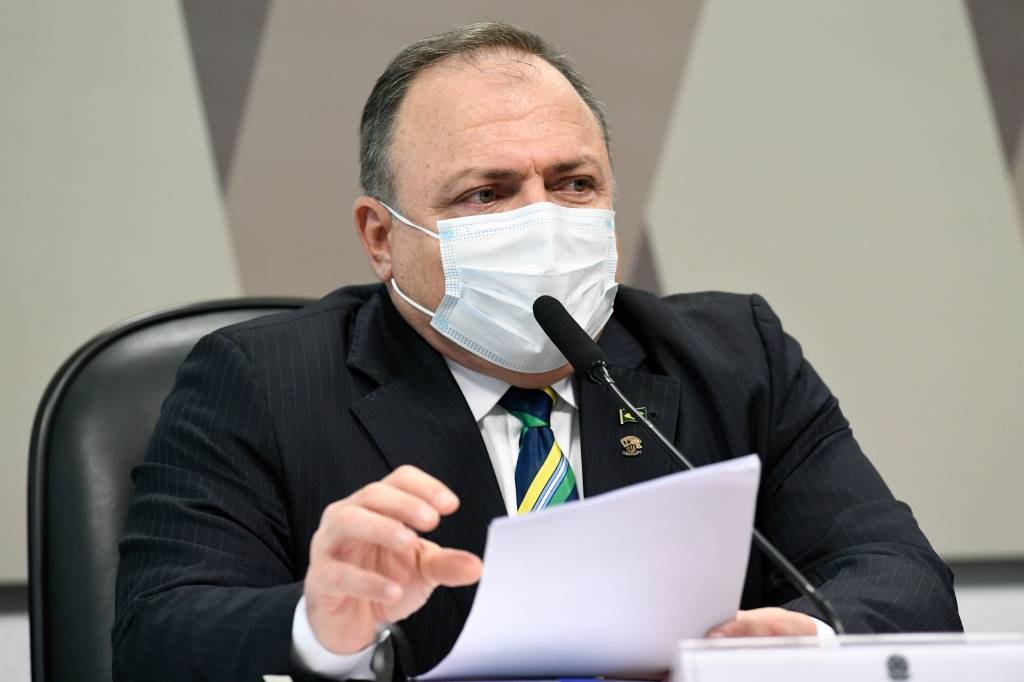 Pazuello diz que respondeu a Pfizer 'inúmeras vezes' sobre vacinas