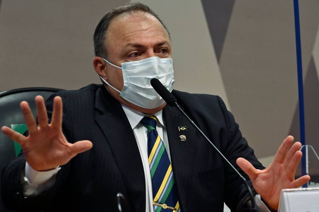 Em depoimento, Pazuello não assume erros e tenta proteger Bolsonaro