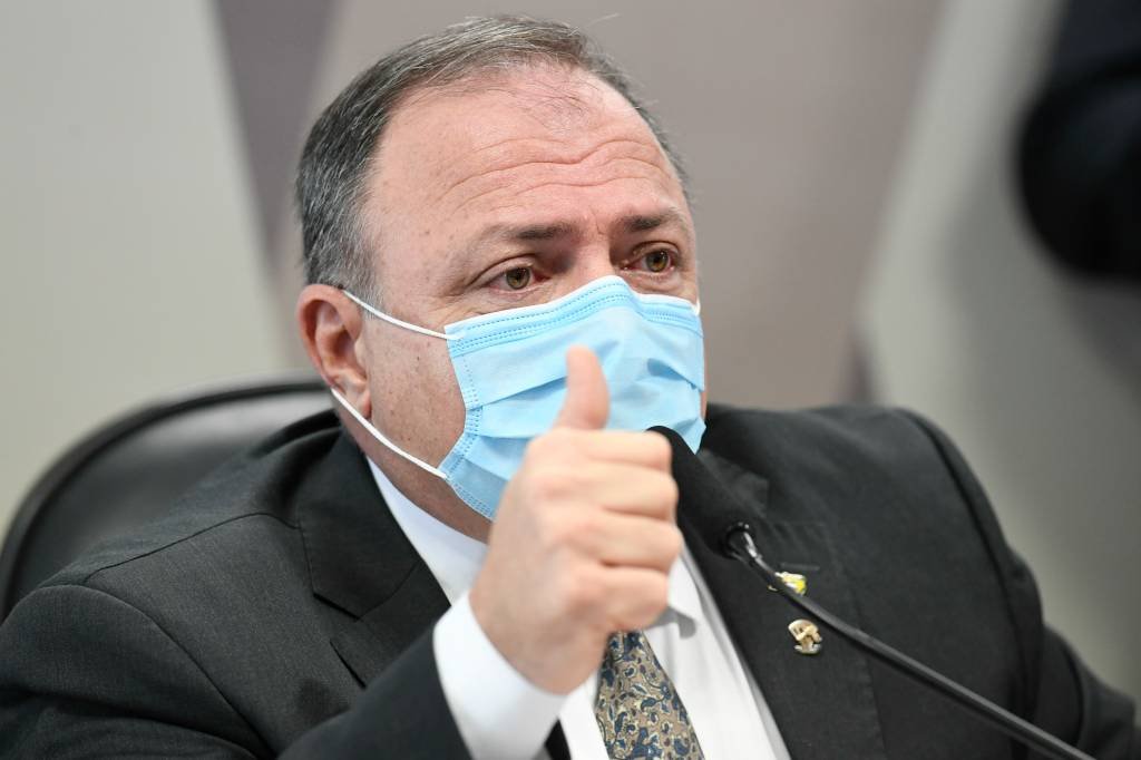 Em depoimento, Pazuello não assume erros e tenta proteger Bolsonaro