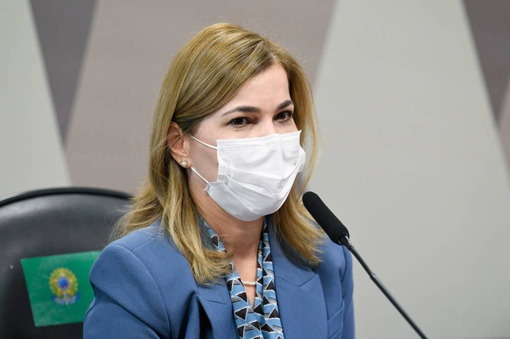 Capitã Cloroquina: secretária Mayra Pinheiro deixa Ministério da Saúde