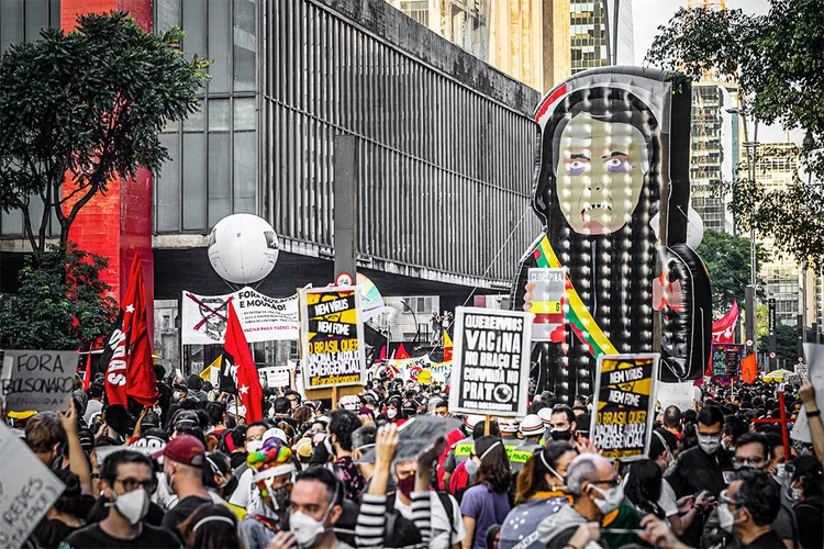 Manifestantes em frente ao Masp, em São Paulo: protestos contra o governo (Taba Benedicto/Agência Estado)