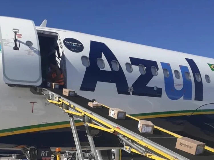 Logo da Azul (AZUL4) em aeronave (Reprodução/Divulgação)