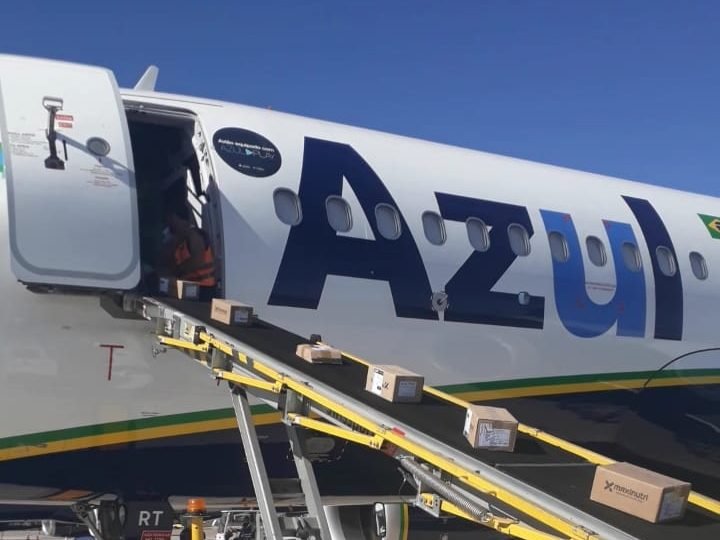 Tráfego de passageiros da Azul (AZUL4) aumentou 74% em maio de 2022