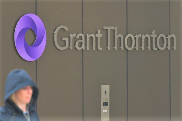 Grant Thornton é uma das grandes empresas de auditoria no mundo (Artur Widak/NurPhoto via/Getty Images)