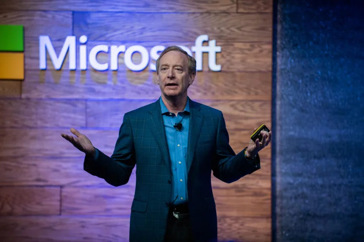 Brad Smith, presidente global da Microsoft: “O real progresso virá com o reconhecimento de que, apesar de nossas melhores intenções, a habilidade de medir e contabilizar as emissões ainda é incipiente” (Chona Kasinger/Bloomberg via Getty Images/Getty Images)