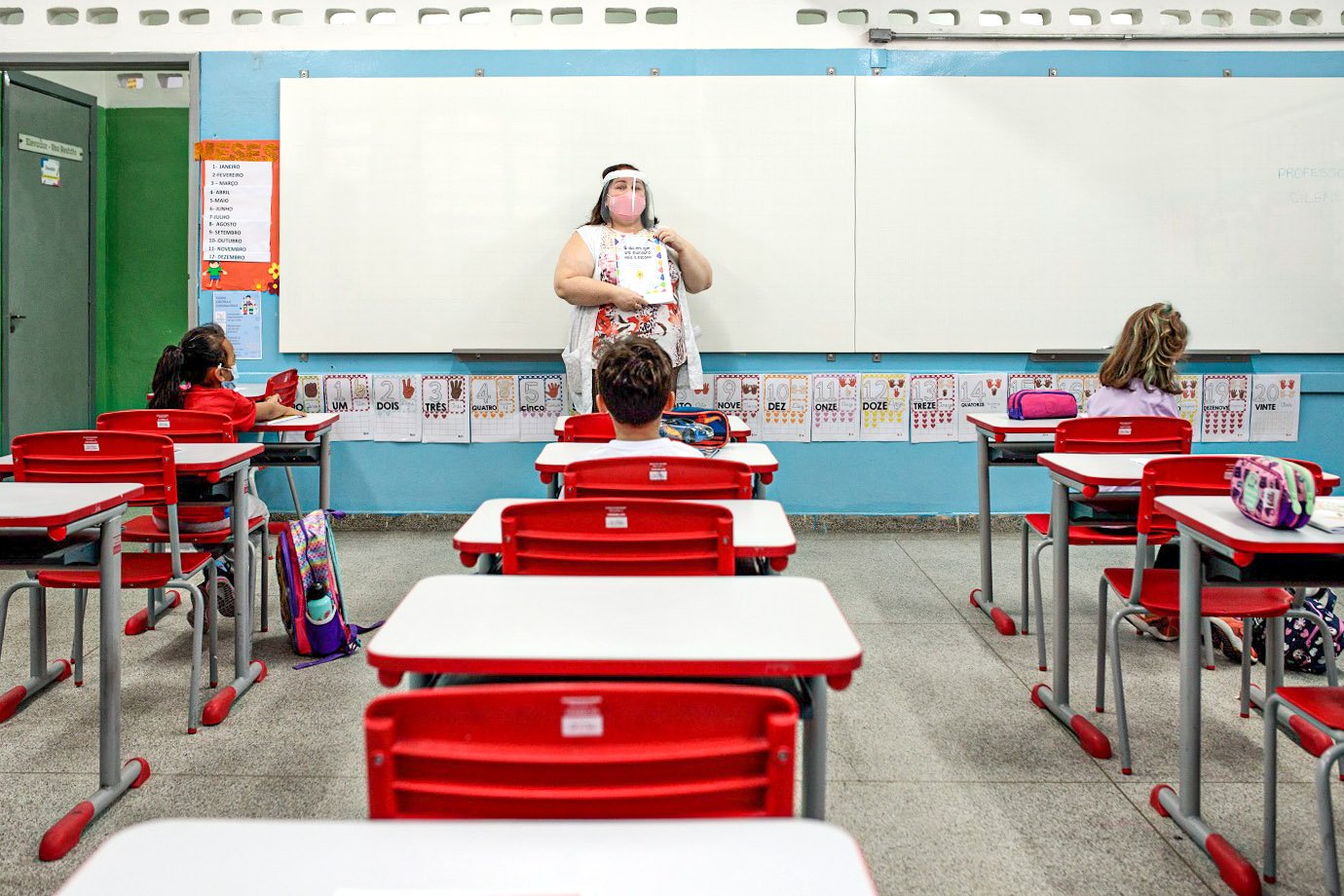 Senado aprova projeto que destina recursos do Fundeb para professores