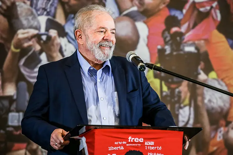 EXAME/IDEIA: Lula consolida liderança em 2022 e venceria Bolsonaro com 45% (Alexandre Schneider/Getty Images)