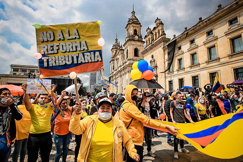 Colômbia: protestos começaram contra reforma tributária, mas hoje incluem renda básica e críticas à repressão policial (Getty Images/Daniel Munoz/AFP)