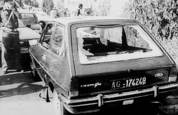 Carro em que Rosario Livatino foi assassinado, em 1990 (STRINGER/ANSA/AFP/Getty Images)
