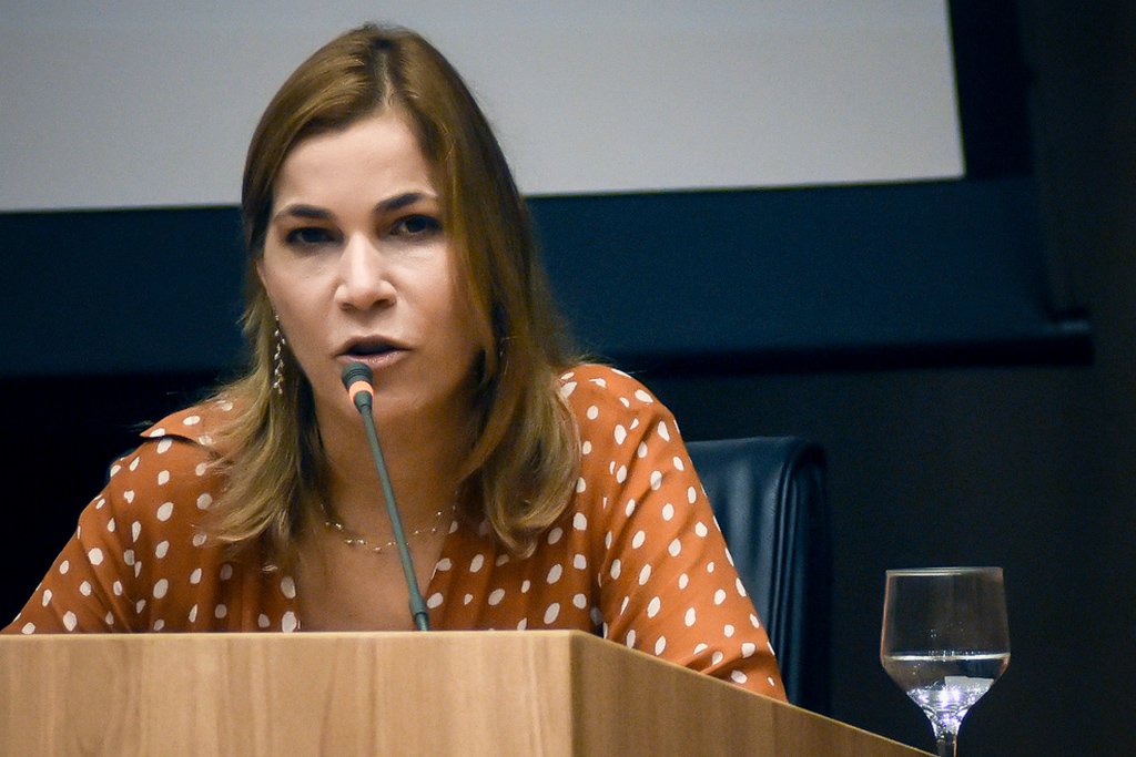 'Capitã cloroquina' entra com pedido no STF para ficar em silêncio na CPI