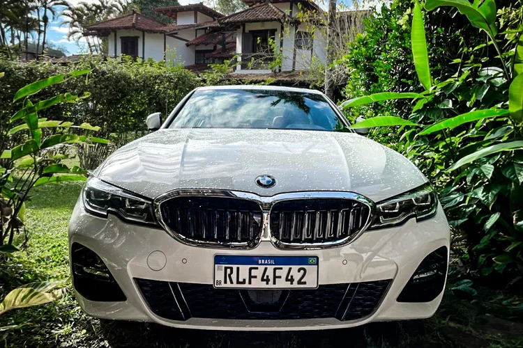 BMW 320i M Sport: chave digital compartilhada com até cinco pessoas (Ivan Padilla/Exame)