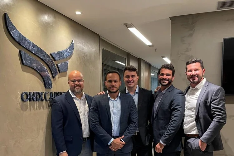 Os sócios da Onix Capital (da esquerda para a direita: Marcus Vinicius, Gustavo Nascimento, Vinicius Assis, Caio Lagrota e Eduardo Rodrigues | Foto: Divulgação (Divulgação/Divulgação)