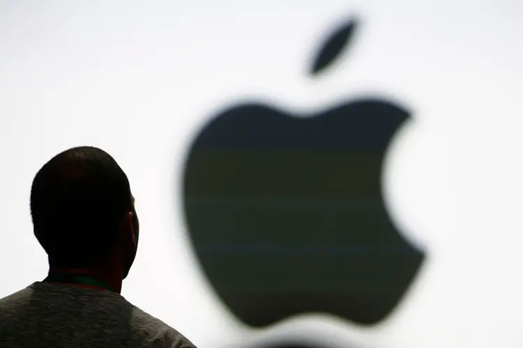 As ações da Apple dispararam neste ano, com investidores confiantes de que os consumidores continuarão gastando muito com iPhones e MacBooks (MediaNews Group/Bay Area News/Getty Images)