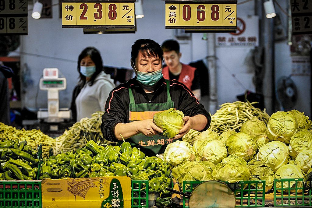 China: preços ao produtor sobem, mas alta ao consumidor ainda é modesta