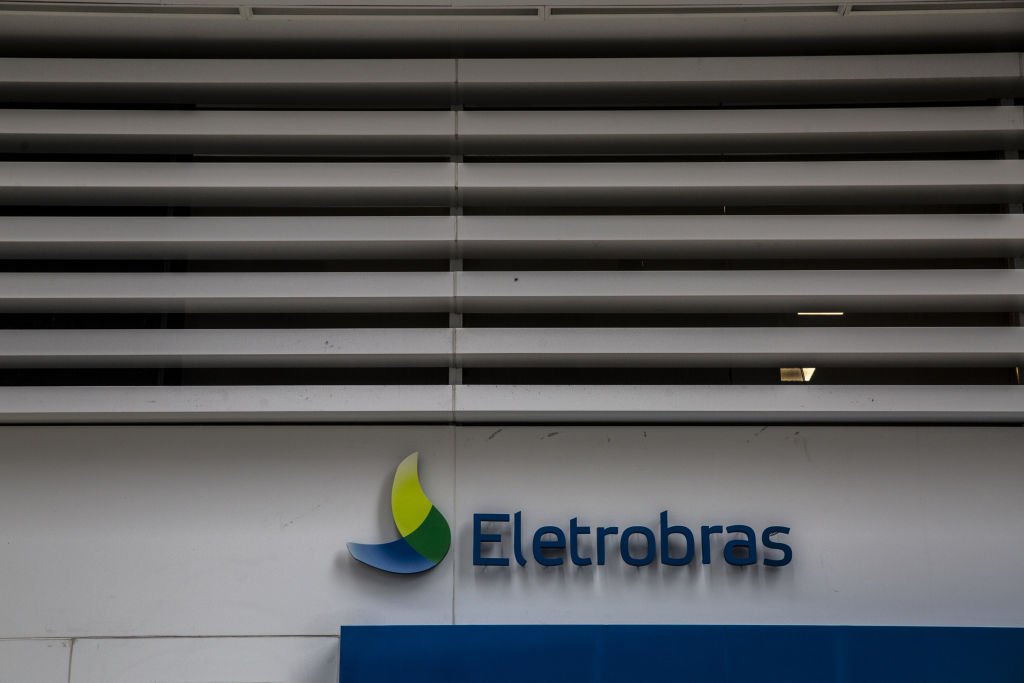 Câmara aprova MP que abre caminho para privatização da Eletrobras