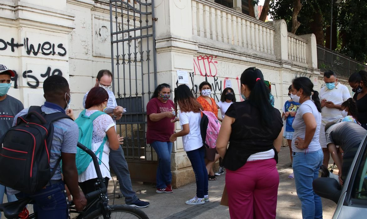 Pais já podem informar aos colégios se querem que os filhos recebam merenda  vegana