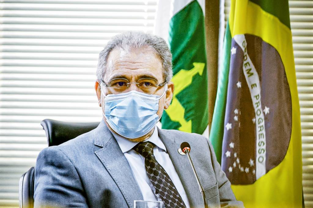 Queiroga: fala de Bolsonaro sobre uso de máscara visa instigar pesquisas