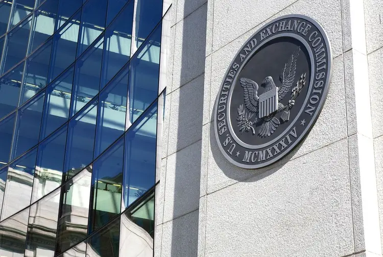 SEC vai avaliar pedidos para lançamento de ETF de bitcoin nos EUA (Divulgação/Divulgação)