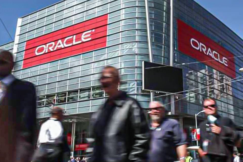 Uma pesquisa da consultoria Synergy Research Group aponta que a Oracle foi responsável por 2% do faturamento anual de serviços de infraestrutura de computação em nuvem (Justin Sullivan/Getty Images)