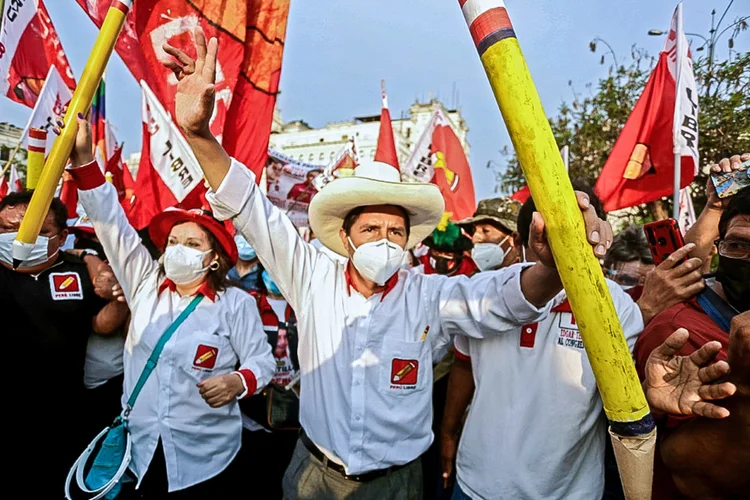 Pedro Castillo, presidente eleito do Peru: presidentes sul-americanos parabenizaram o eleito após confirmação do resultado (AFP/AFP)