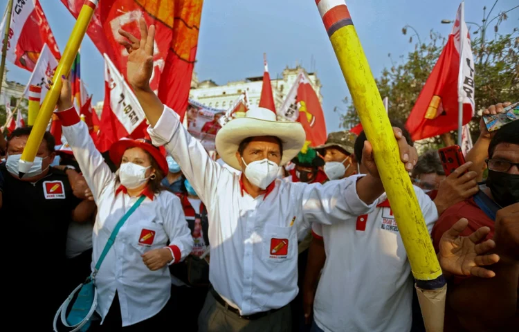 Pedro Castillo, candidato de esquerda à presidência do Peru: dois candidatos nos extremos chegaram ao segundo turno no país (AFP/AFP)