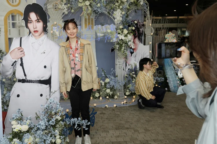 Cinema: o gênero chinês "amor de meninos" insinua relações homoafetivas, mas não a mostram.  (Beiyi SEOW e Danni ZHU/AFP)