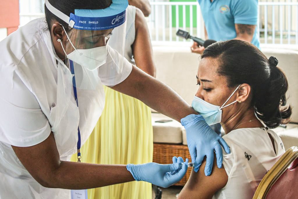 Barein permite vacinação contra covid-19 em adolescentes de 12 a 17 anos