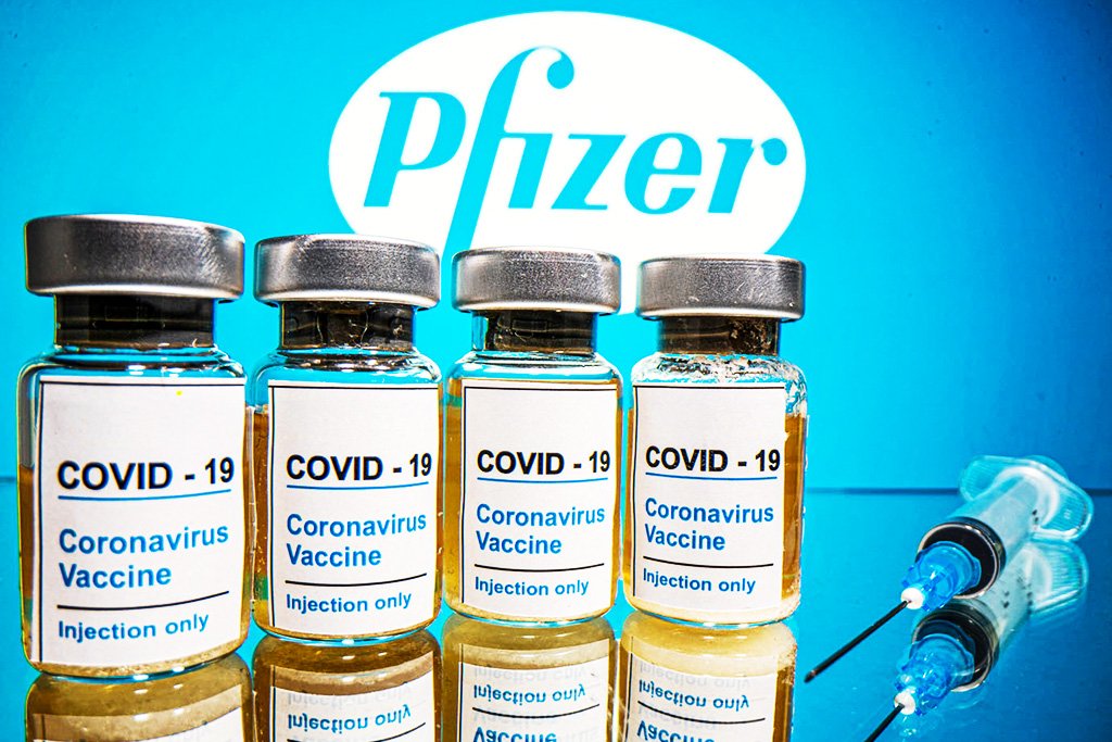 Pfizer: dose de reforço da farmacêutica americana em pessoas vacinadas com a Coronavac gera 20 vezes mais anticorpos (Dado Ruvic/Reuters)