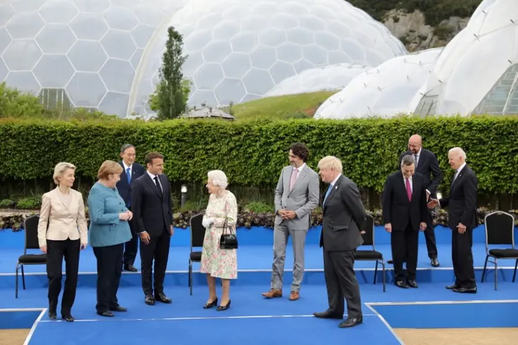 Imagem de reunião de líderes do G7, na Grã-Bretanha. (Jack Hill/Pool/Reuters)