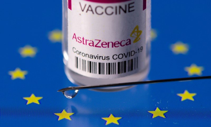UE recomenda evitar vacina da AstraZeneca para pessoas acima de 60 anos