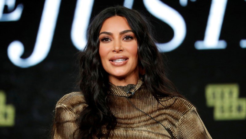 Apesar de divórcio, Kim Kardashian diz ser maior fã de Kanye West