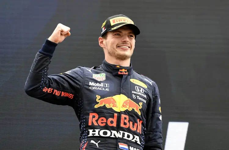 Max Verstappen comemora vitória no Grande Prêmio da França de Fórmula 1.  (Nicolas Tucat/Reuters)