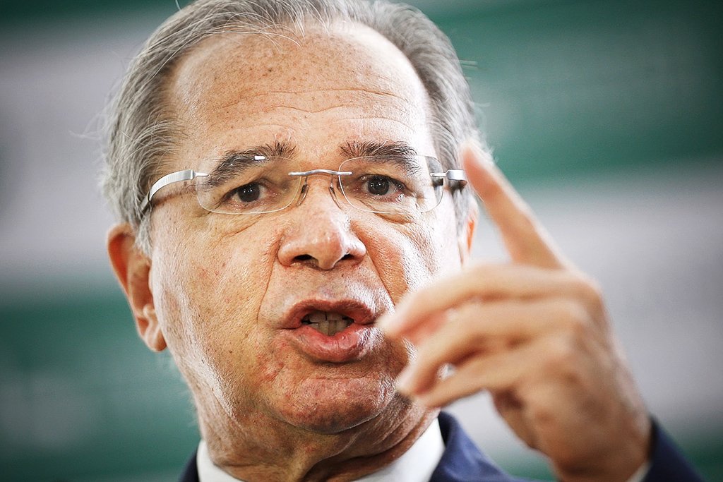Paulo Guedes: o ministro disse durante a reunião que quer calibrar a redução do Imposto de Renda para empresas com a alíquota de 20% que será cobrada sobre os dividendos (Adriano Machado/Reuters)