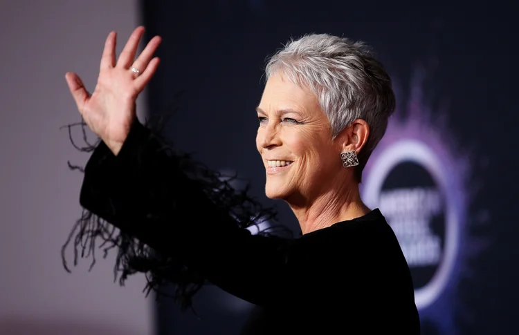 Jamie Lee Curtis chega para American Music Awards, em Los Angeles, Califónia. (Danny Moloshok/Reuters)