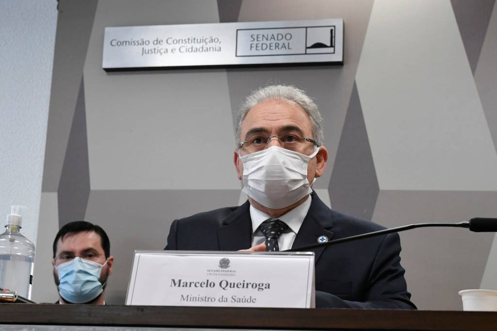 Governo se prepara para vacinar população novamente em 2022, diz Queiroga
