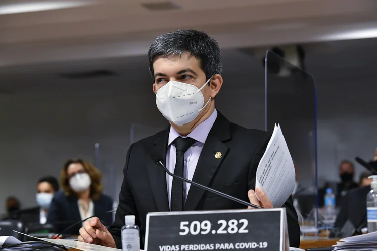 Randolfe Rodrigues (Rede-AP): acusação é porque presidente teria deixado de investigar suspeitas de corrupção envolvendo vacina indiana Covaxin (Waldemir Barreto/Agência Senado)