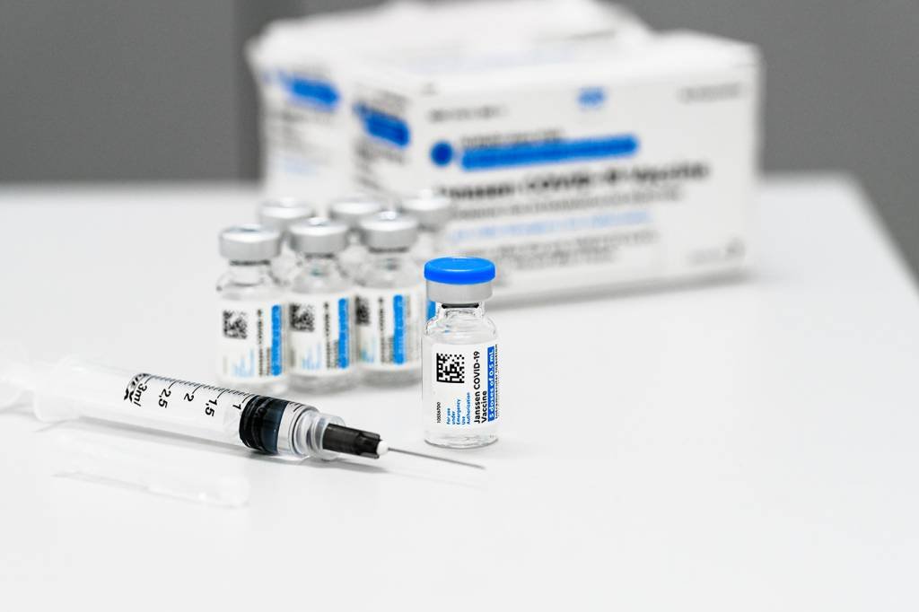 Vacina da Janssen terá segunda dose após dois meses da 1ª, decide Saúde
