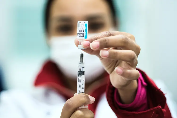 Vacina Astrazeneca; | Foto: Eduardo Frazão/Exame (Eduardo Frazão/Exame)