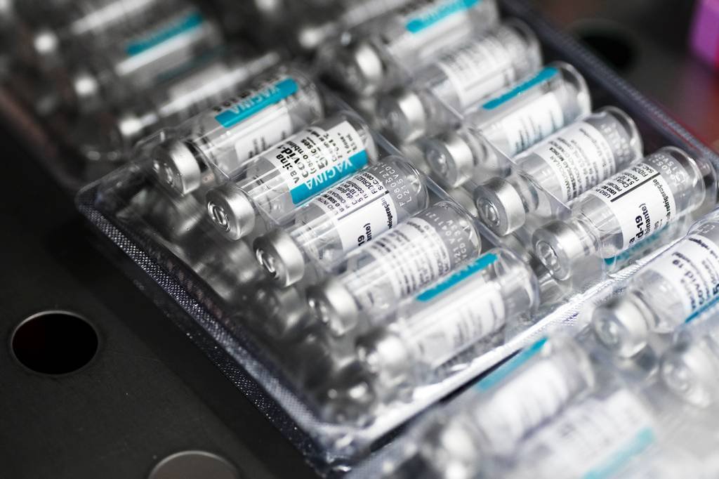 Fiocruz antecipa entrega de 3 milhões de doses da AstraZeneca