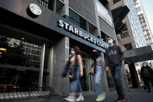 Imagem referente à matéria: Como é o processo para a empresa dona do Burger King concluir compra da Starbucks?