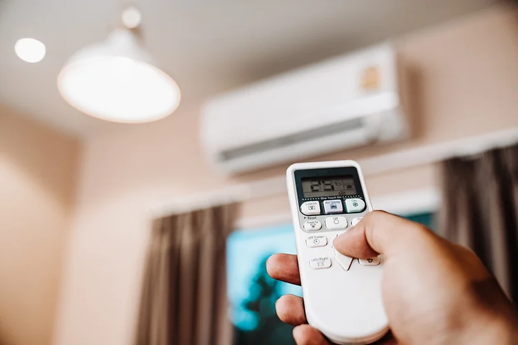 A adoção de tecnologia já existente para substituir os gases dos climatizadores e refrigeradores pode sozinha evitar 0,5 grau de aquecimento do planeta (Witthaya Prasongsin/Getty Images)