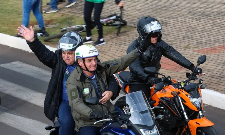 Bolsonaro participa de ato com motociclistas em Chapecó (Isac Nóbrega/PR/Agência Brasil)